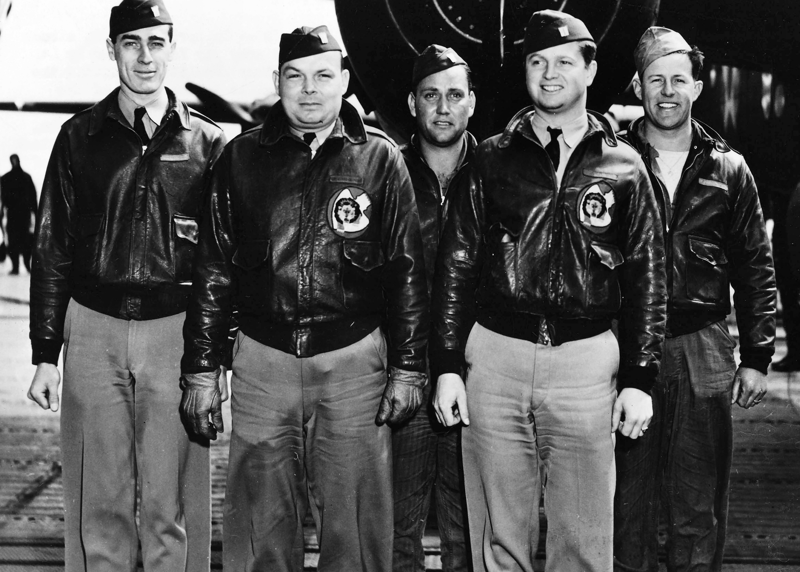 WWII Doolittle Raiders Crew No 7 8x10 Photo J-398 