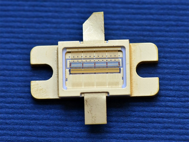 transistor for radar systems
